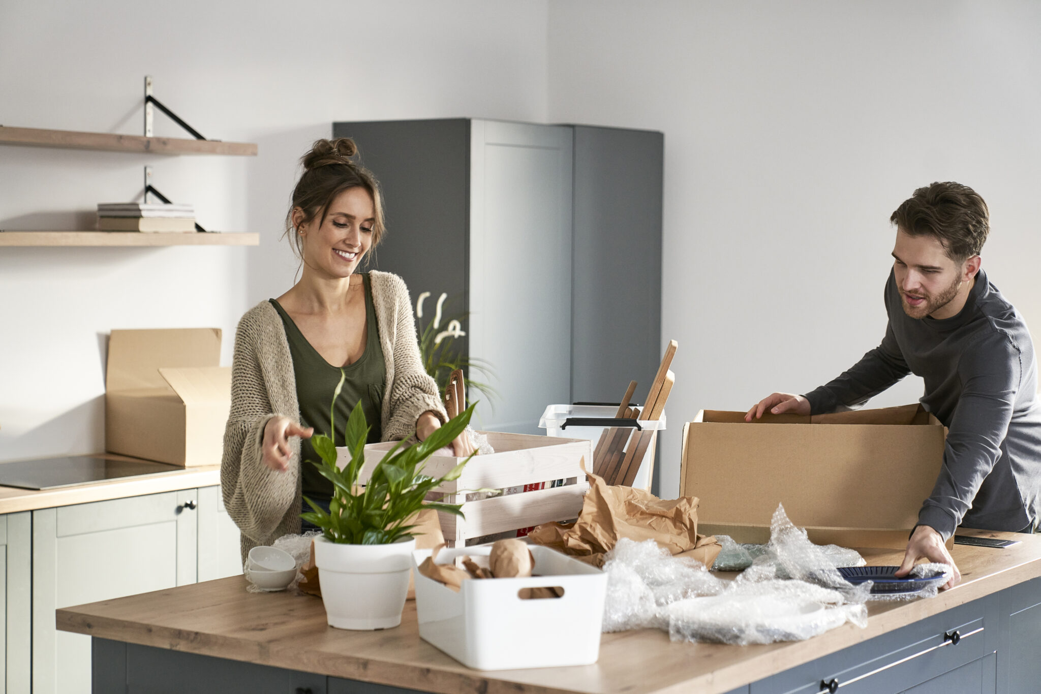 Benefits of Downsizing Before a Move